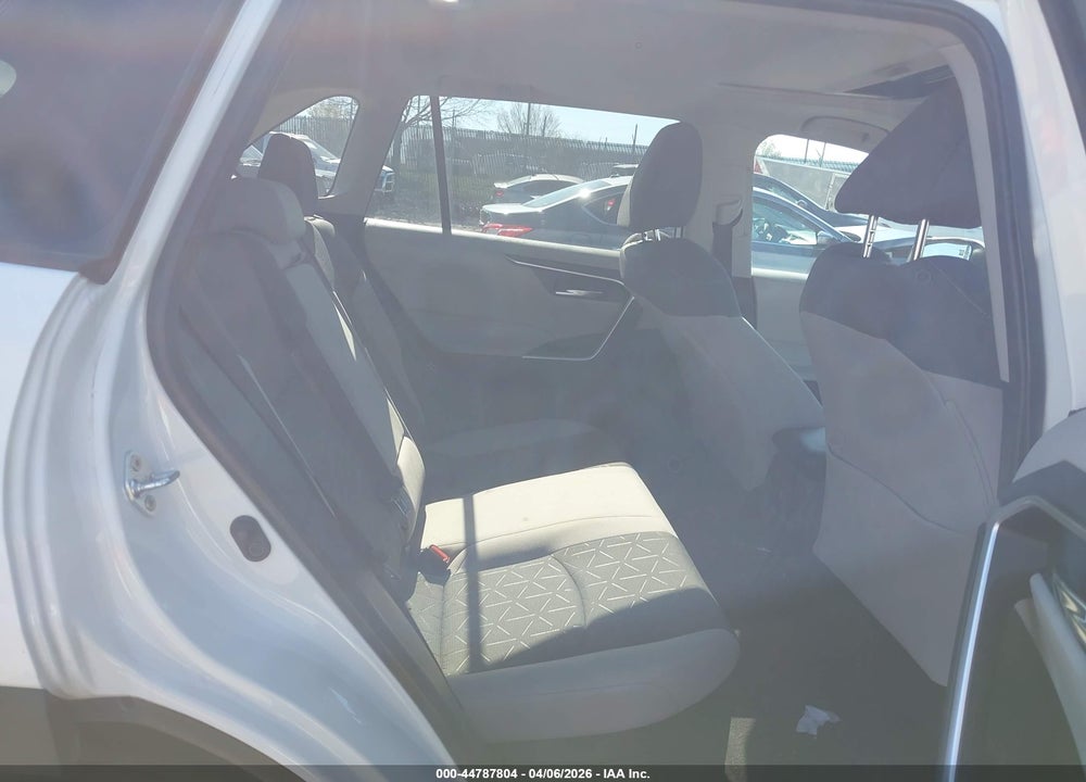 2022 TOYOTA RAV4 HYBRID XLE VIN: 2T3RWRFV6NW137704