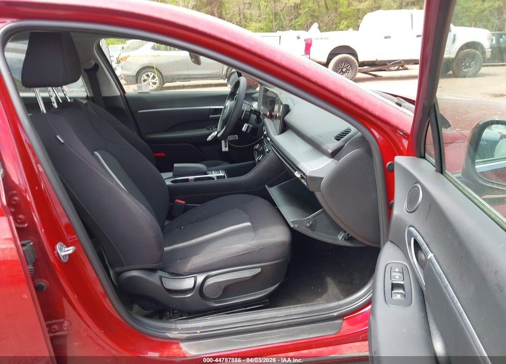 2025 HYUNDAI SONATA SEL VIN: KMHL64JA1SA496266