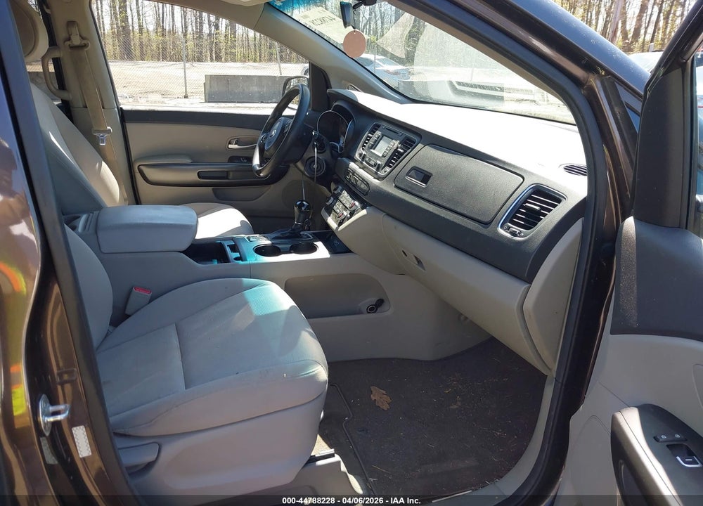 2015 KIA SEDONA LX VIN: KNDMB5C10F6067572