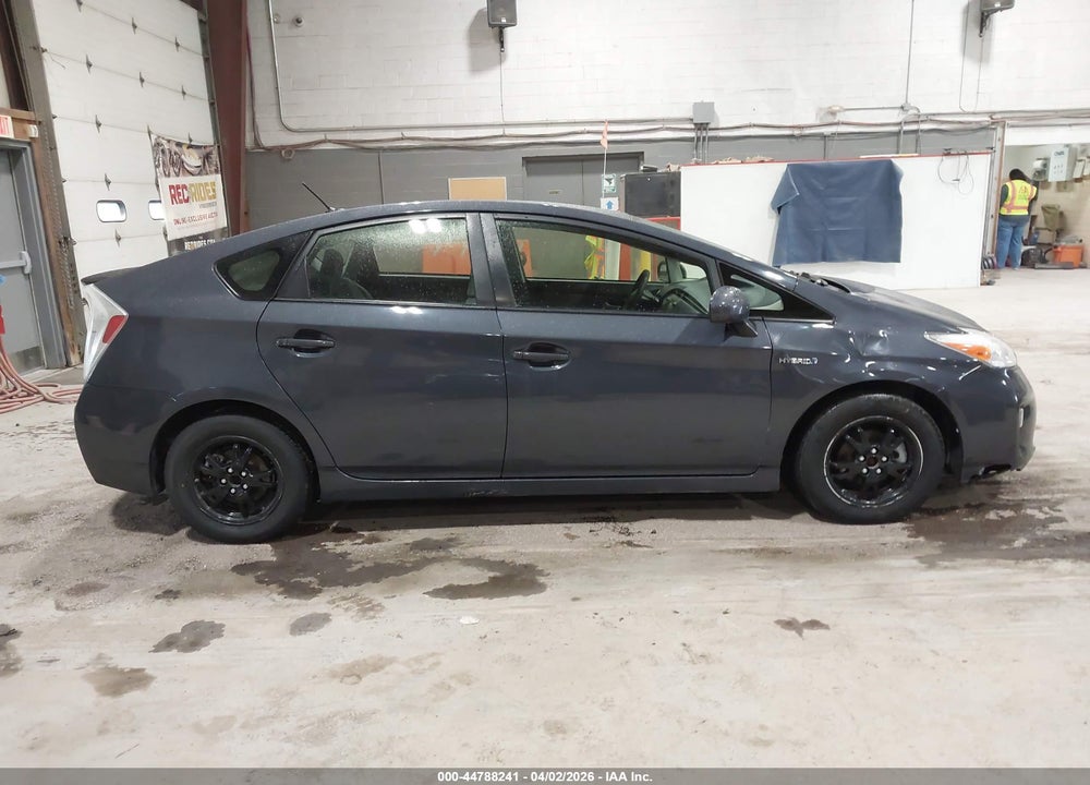 2014 TOYOTA PRIUS THREE VIN: JTDKN3DUXE1750967