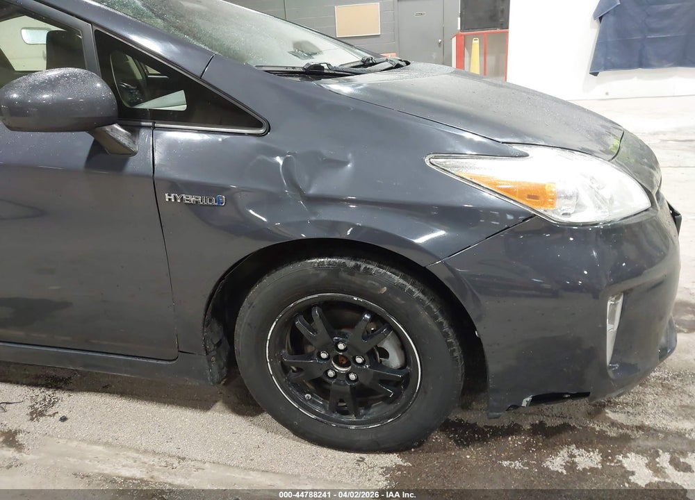 2014 TOYOTA PRIUS THREE VIN: JTDKN3DUXE1750967