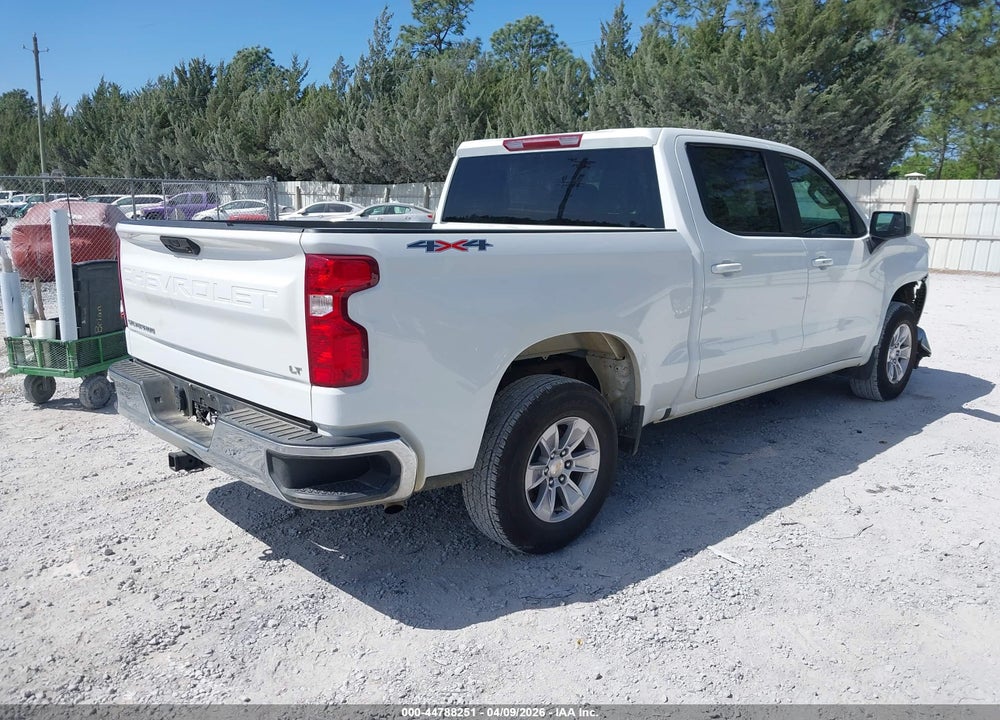 2026 CHEVROLET SILVERADO 1500 4WD  STANDARD BED LT VIN: 1GCUKDED5TZ217977
