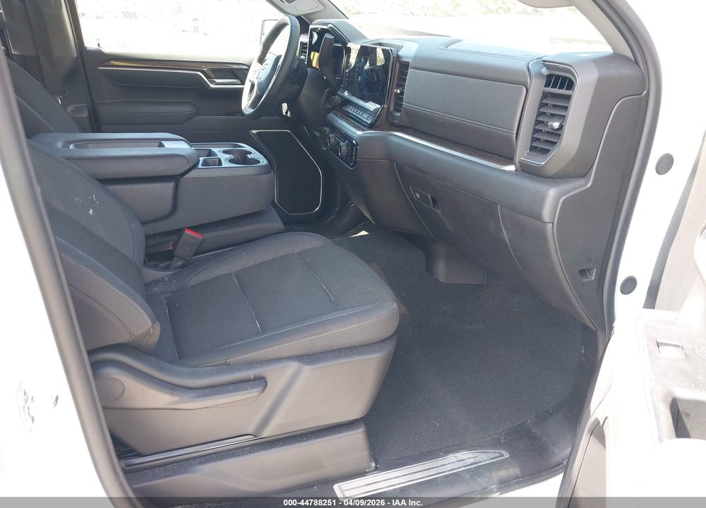 2026 CHEVROLET SILVERADO 1500 4WD  STANDARD BED LT VIN: 1GCUKDED5TZ217977