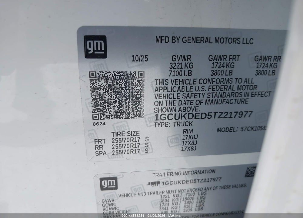 2026 CHEVROLET SILVERADO 1500 4WD  STANDARD BED LT VIN: 1GCUKDED5TZ217977