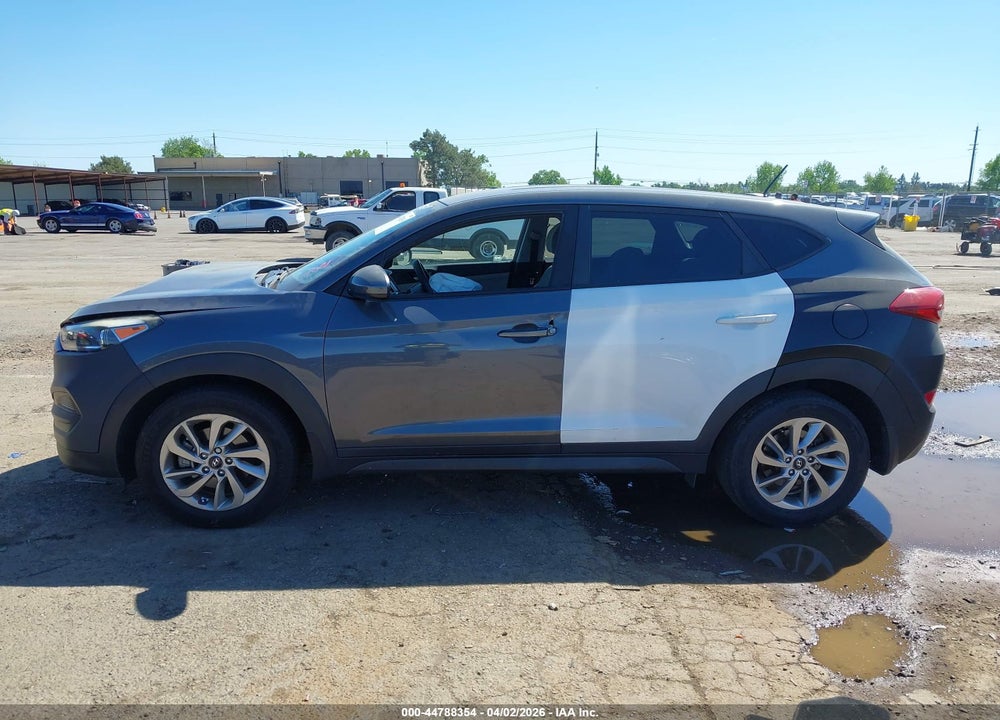 2017 HYUNDAI TUCSON SE VIN: KM8J23A47HU423675