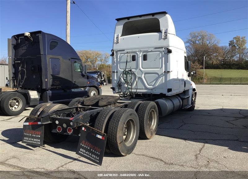 2016 FREIGHTLINER CASCADIA 125 VIN: 3AKJGLD66GSGV1075