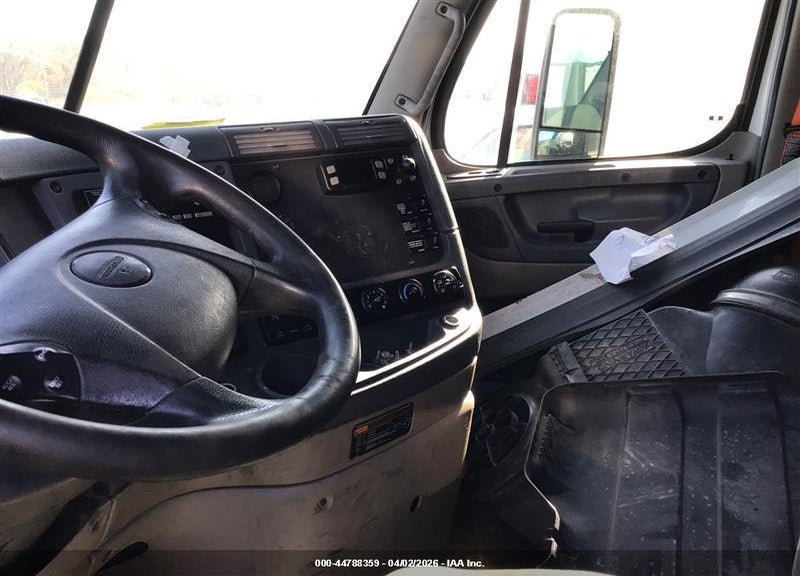 2016 FREIGHTLINER CASCADIA 125 VIN: 3AKJGLD66GSGV1075