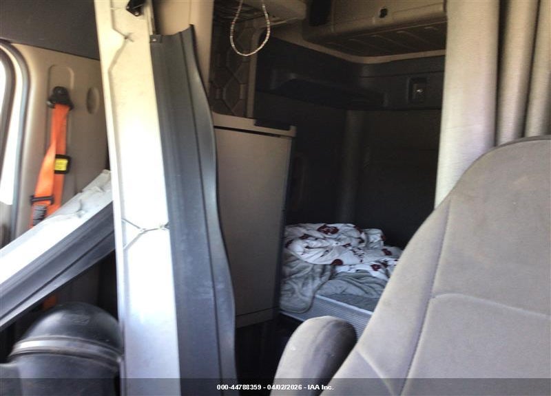 2016 FREIGHTLINER CASCADIA 125 VIN: 3AKJGLD66GSGV1075