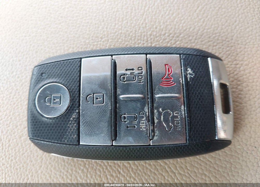 2016 KIA SEDONA LX VIN: KNDMB5C11G6215018