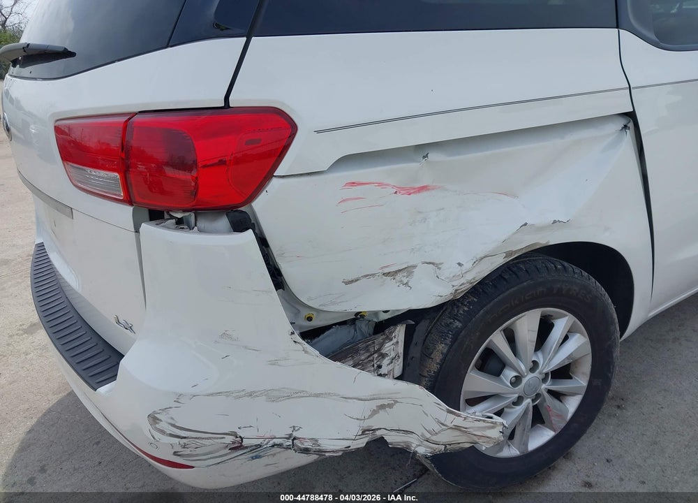 2016 KIA SEDONA LX VIN: KNDMB5C11G6215018