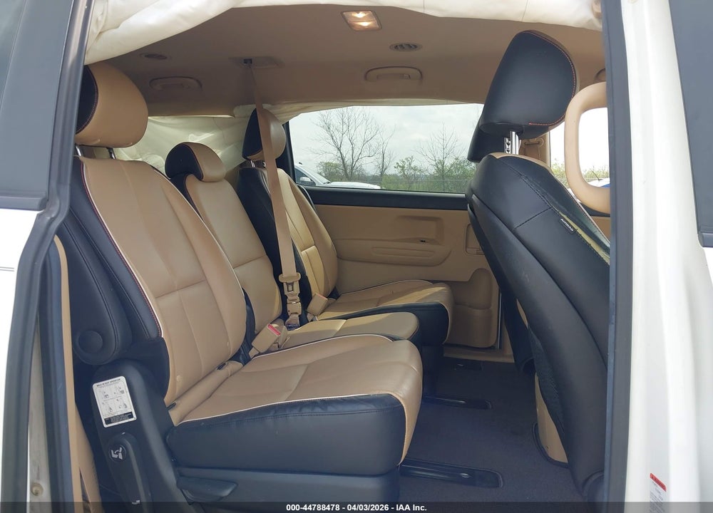 2016 KIA SEDONA LX VIN: KNDMB5C11G6215018