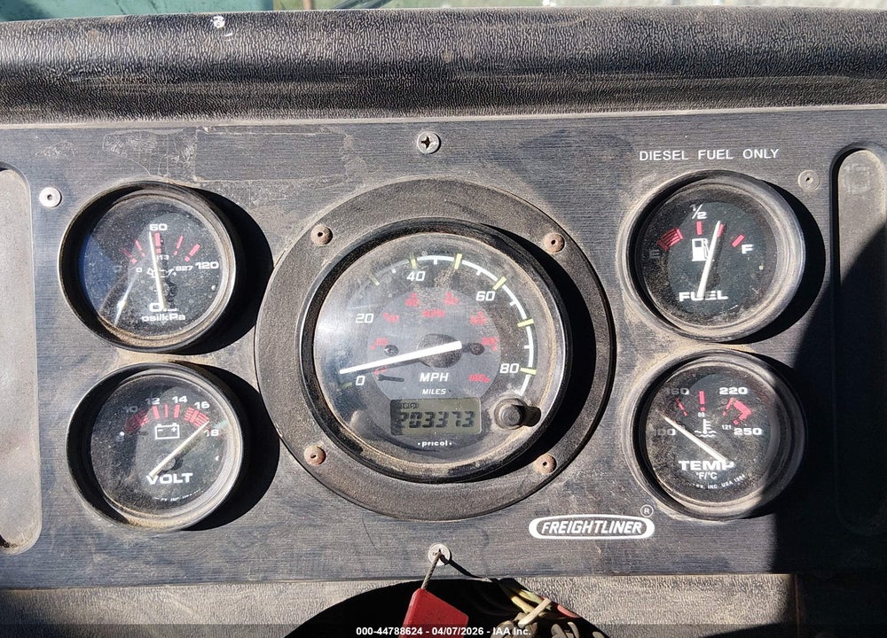 1999 FREIGHTLINER CHASSIS M LINE WALK-IN VAN VIN: 4UZA4FF43XCA60805