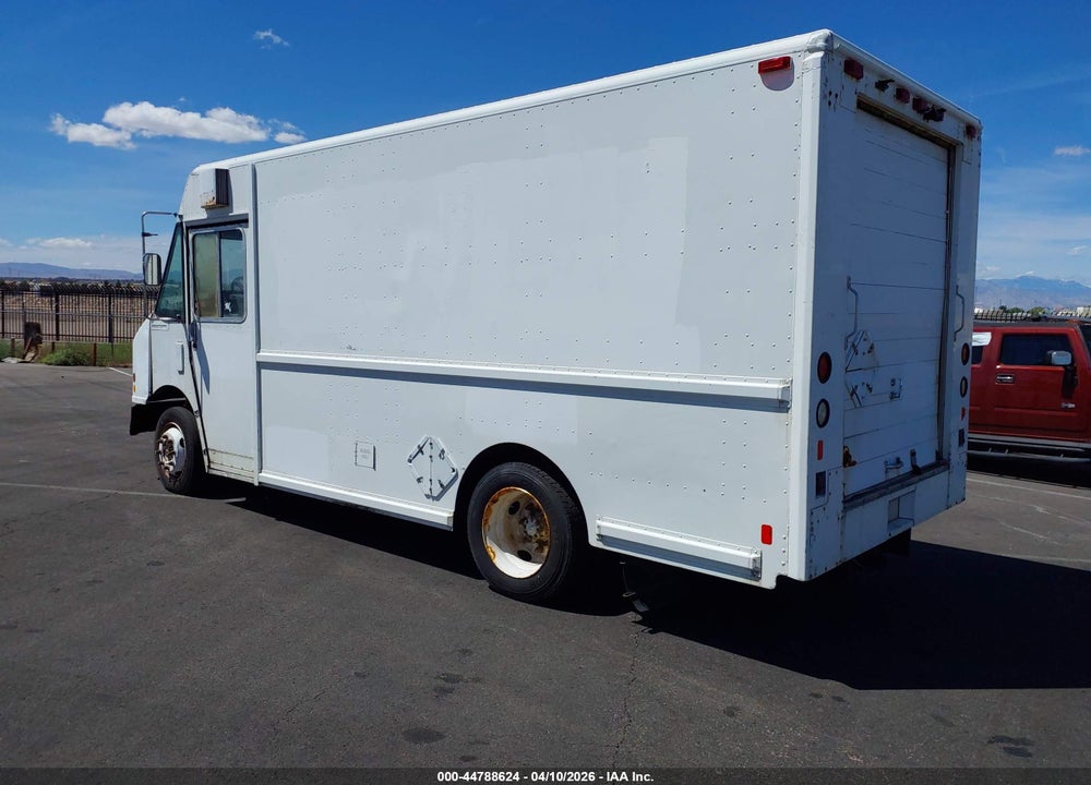 1999 FREIGHTLINER CHASSIS M LINE WALK-IN VAN VIN: 4UZA4FF43XCA60805