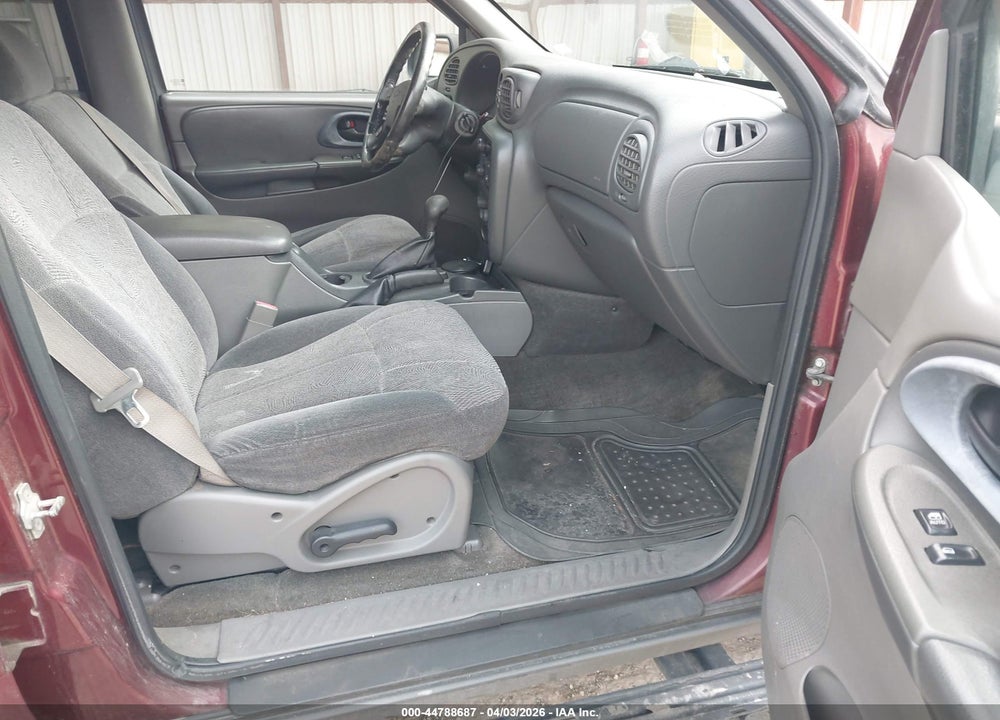 2004 CHEVROLET TRAILBLAZER LT VIN: 1GNDT13S542288711