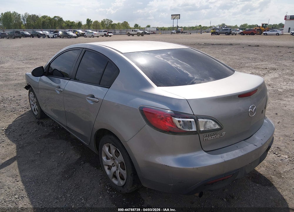 2011 MAZDA 3 I SPORT VIN: JM1BL1UF4B1424850