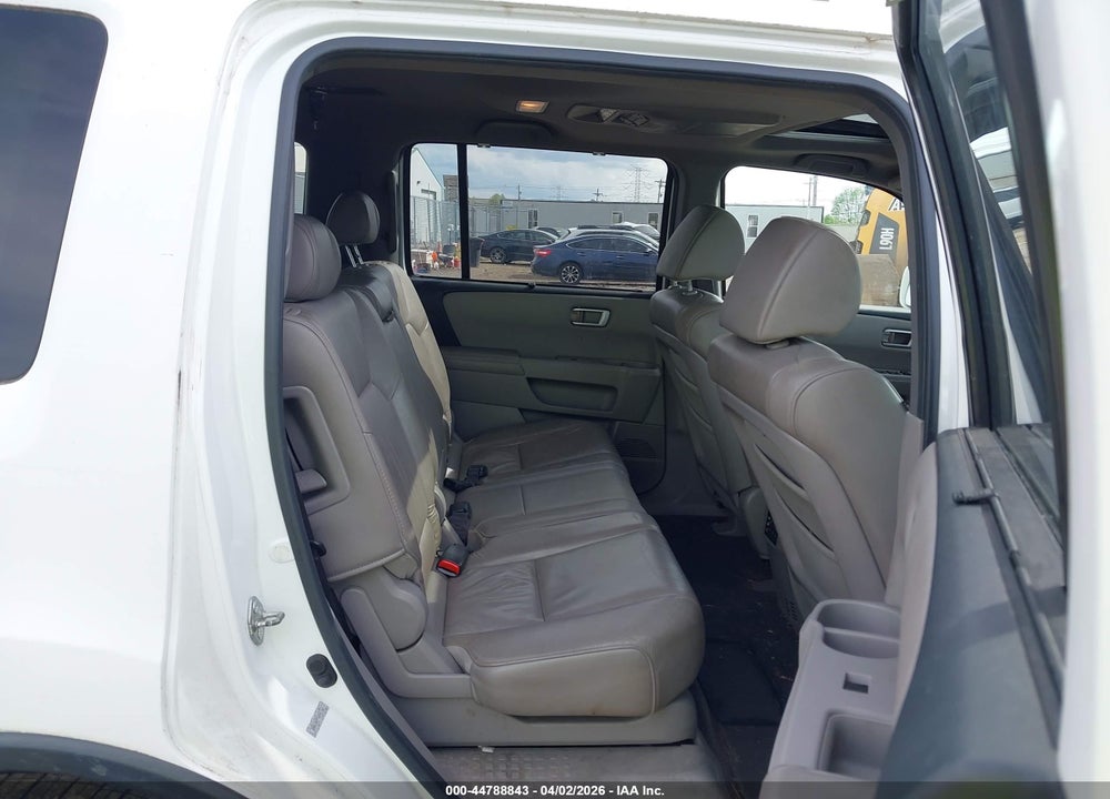 2010 HONDA PILOT TOURING VIN: 5FNYF4H97AB041160