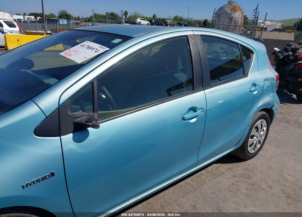 2012 TOYOTA PRIUS C TWO VIN: JTDKDTB37C1007340