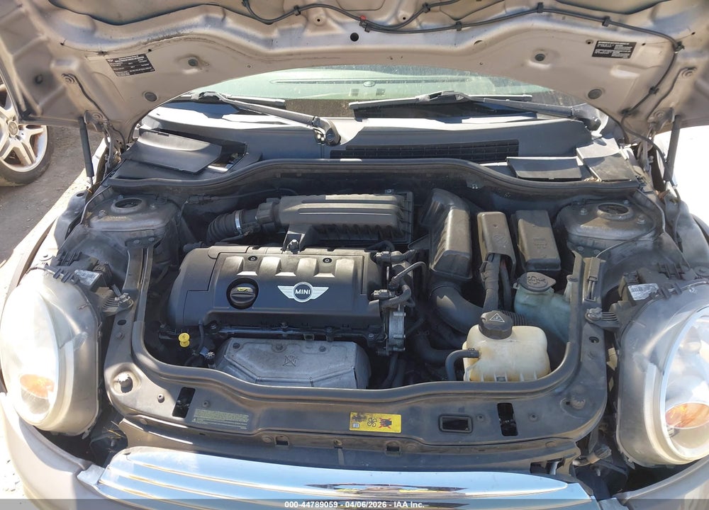 2012 MINI COOPER VIN: WMWSU3C55CT264031