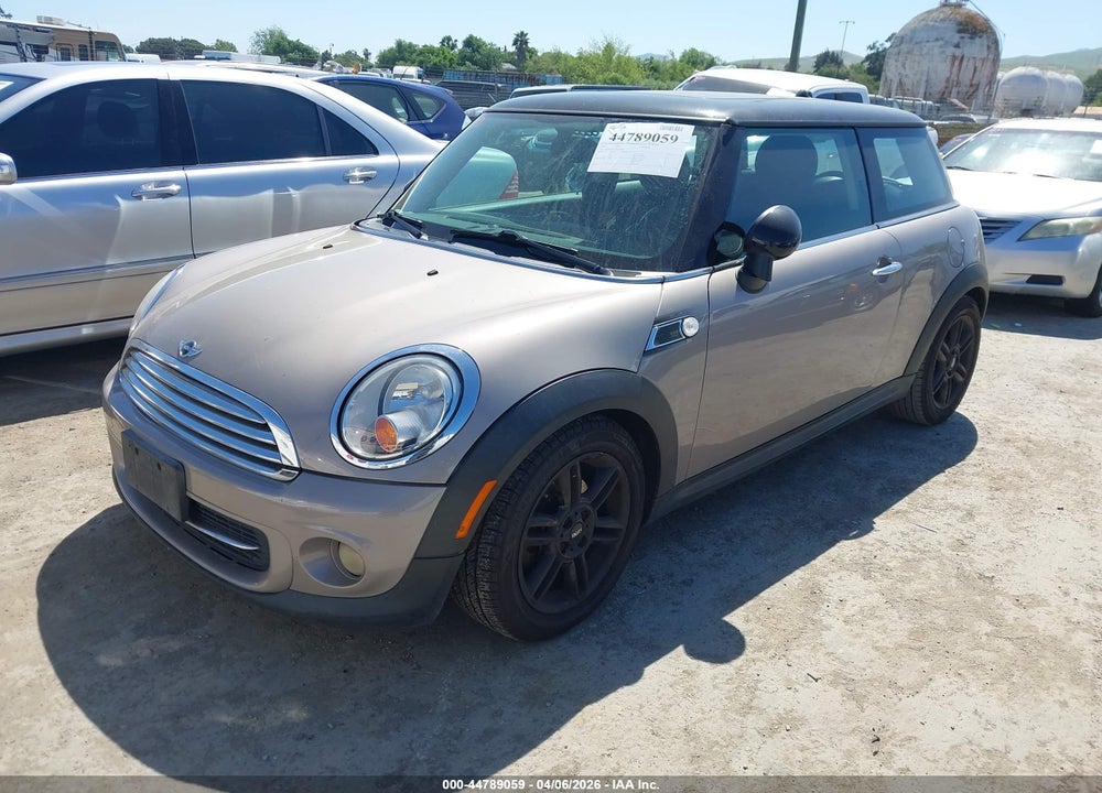 2012 MINI COOPER VIN: WMWSU3C55CT264031
