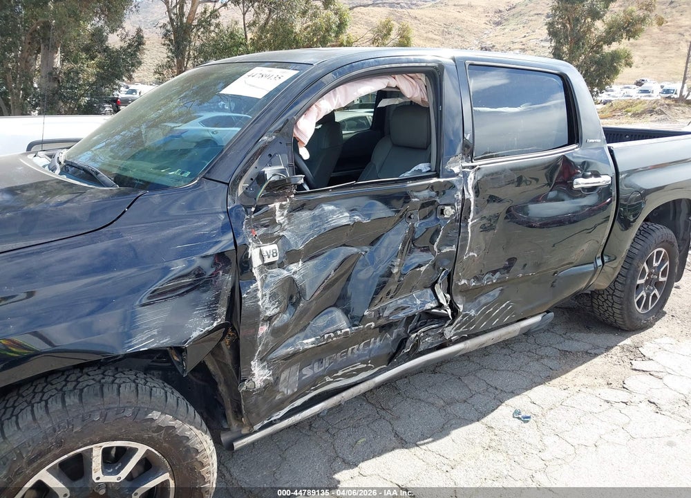 2015 TOYOTA TUNDRA LIMITED 5.7L V8 VIN: 5TFFY5F1XFX179857