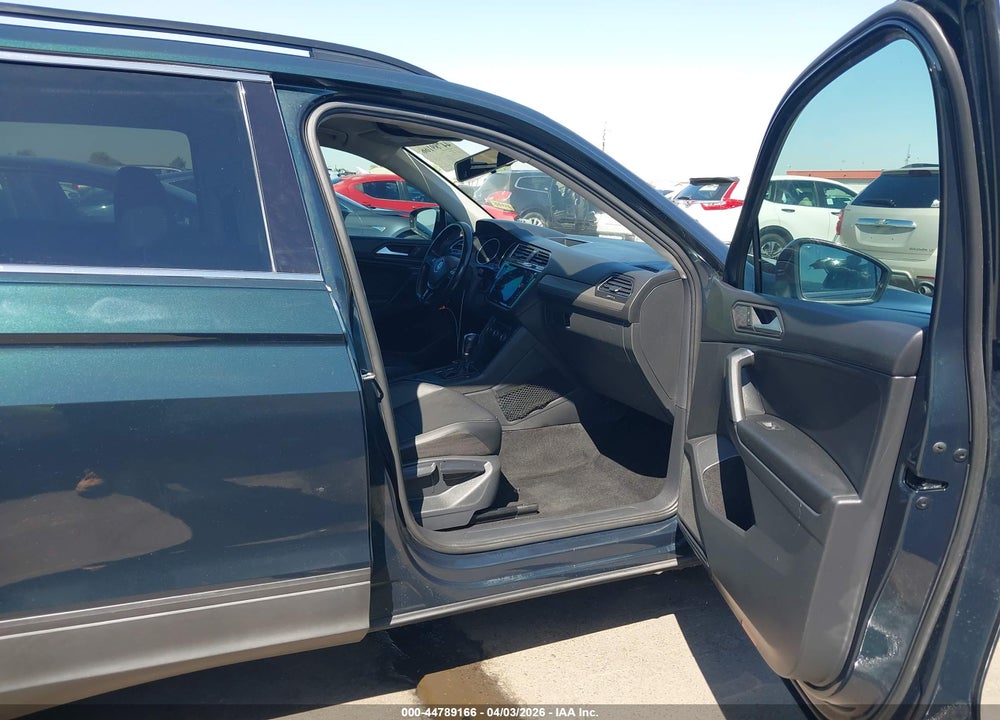 2019 VOLKSWAGEN TIGUAN 2.0T SE/2.0T SEL/2.0T SEL R-LINE/2.0T SEL R-LINE BLACK VIN: 3VV3B7AX6KM107941