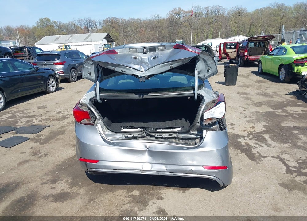 2015 HYUNDAI ELANTRA SE VIN: 5NPDH4AE6FH557616
