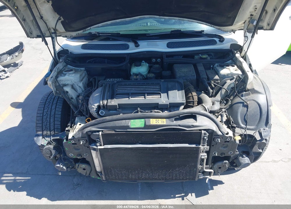 2008 MINI COOPER S VIN: WMWRH33598TL96980