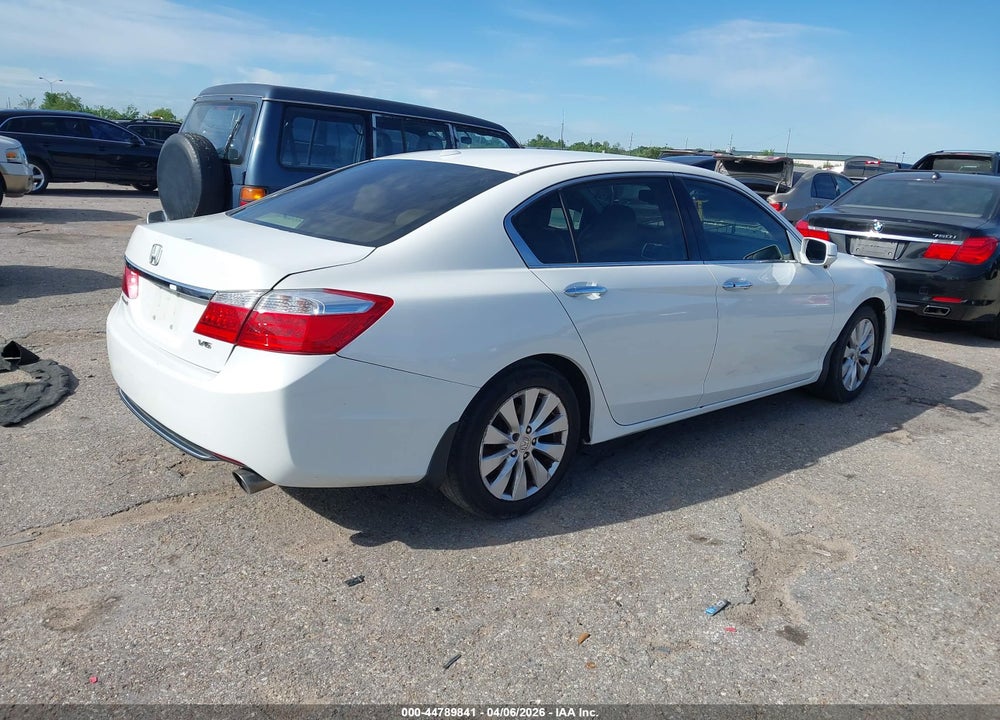 2013 HONDA ACCORD EX-L V-6 VIN: 1HGCR3F82DA014551