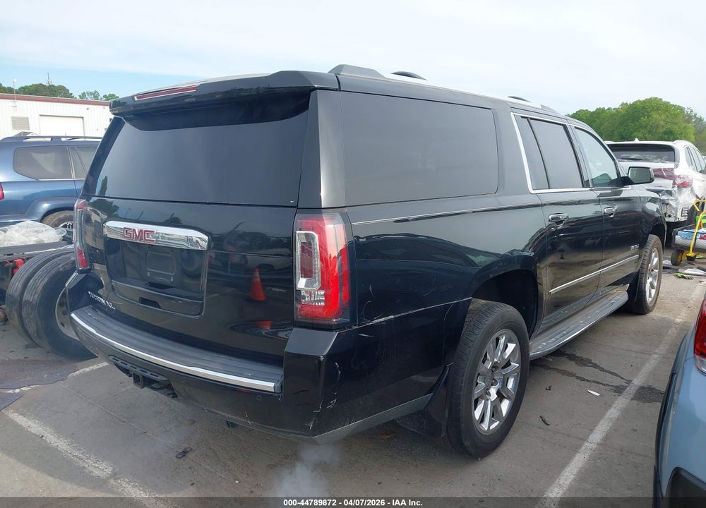 2015 GMC YUKON XL 1500 DENALI VIN: 1GKS2JKJ7FR149643