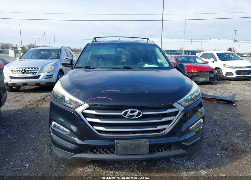 2017 HYUNDAI TUCSON SE VIN: KM8J3CA46HU262622