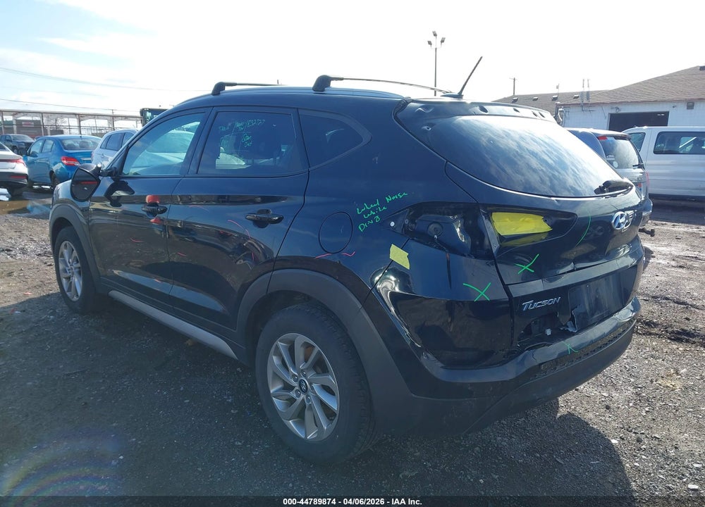 2017 HYUNDAI TUCSON SE VIN: KM8J3CA46HU262622
