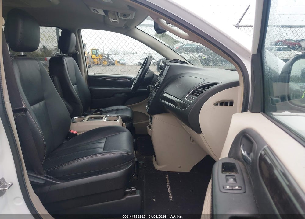 2016 CHRYSLER TOWN & COUNTRY TOURING VIN: 2C4RC1BG8GR238208