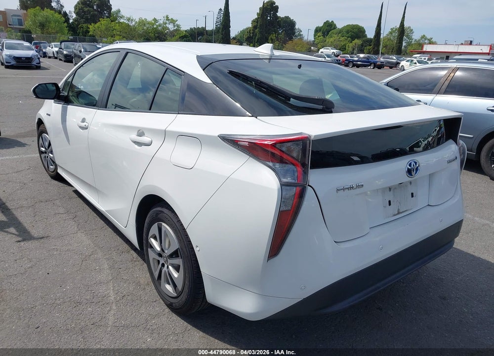 2018 TOYOTA PRIUS THREE VIN: JTDKARFU5J3056911