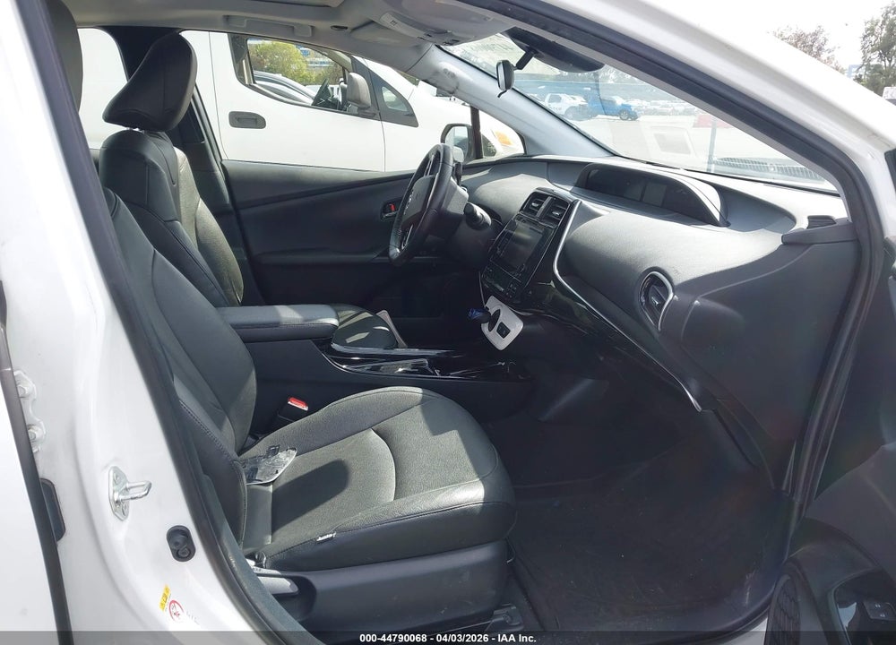 2018 TOYOTA PRIUS THREE VIN: JTDKARFU5J3056911