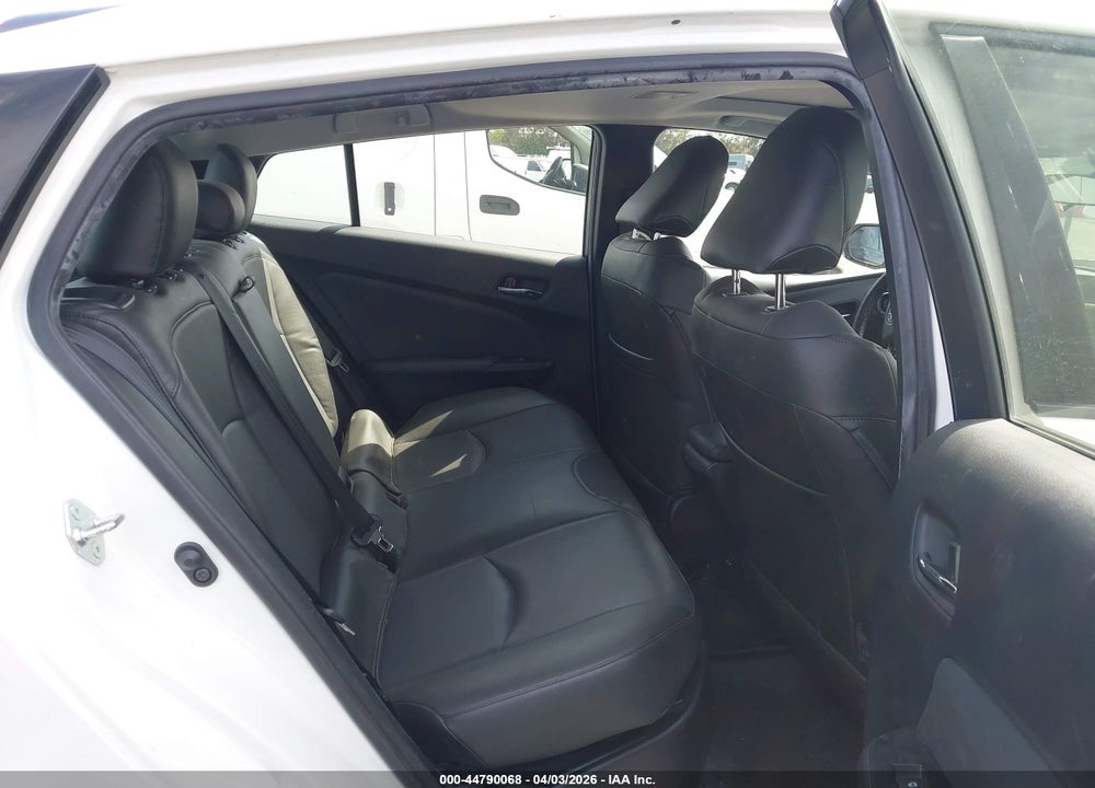 2018 TOYOTA PRIUS THREE VIN: JTDKARFU5J3056911