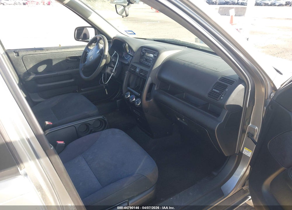 2005 HONDA CR-V LX VIN: JHLRD68535C016930