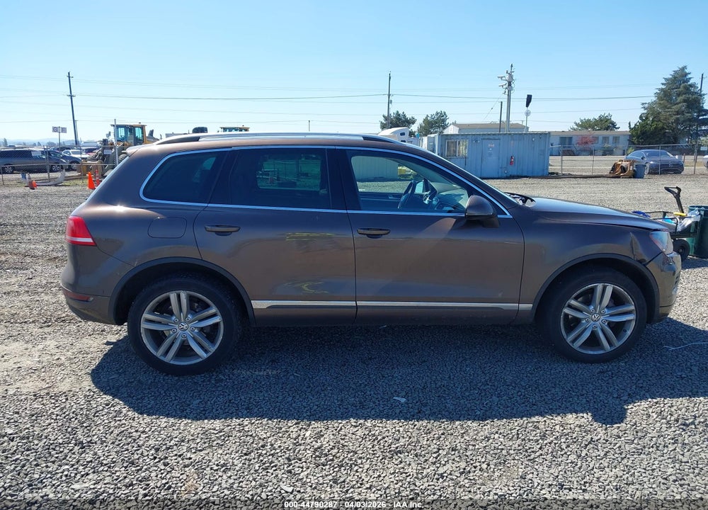 2013 VOLKSWAGEN TOUAREG TDI EXECUTIVE VIN: WVGEP9BP9DD003960