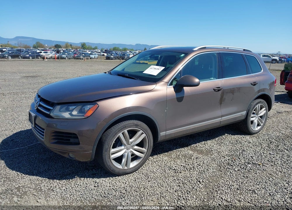 2013 VOLKSWAGEN TOUAREG TDI EXECUTIVE VIN: WVGEP9BP9DD003960