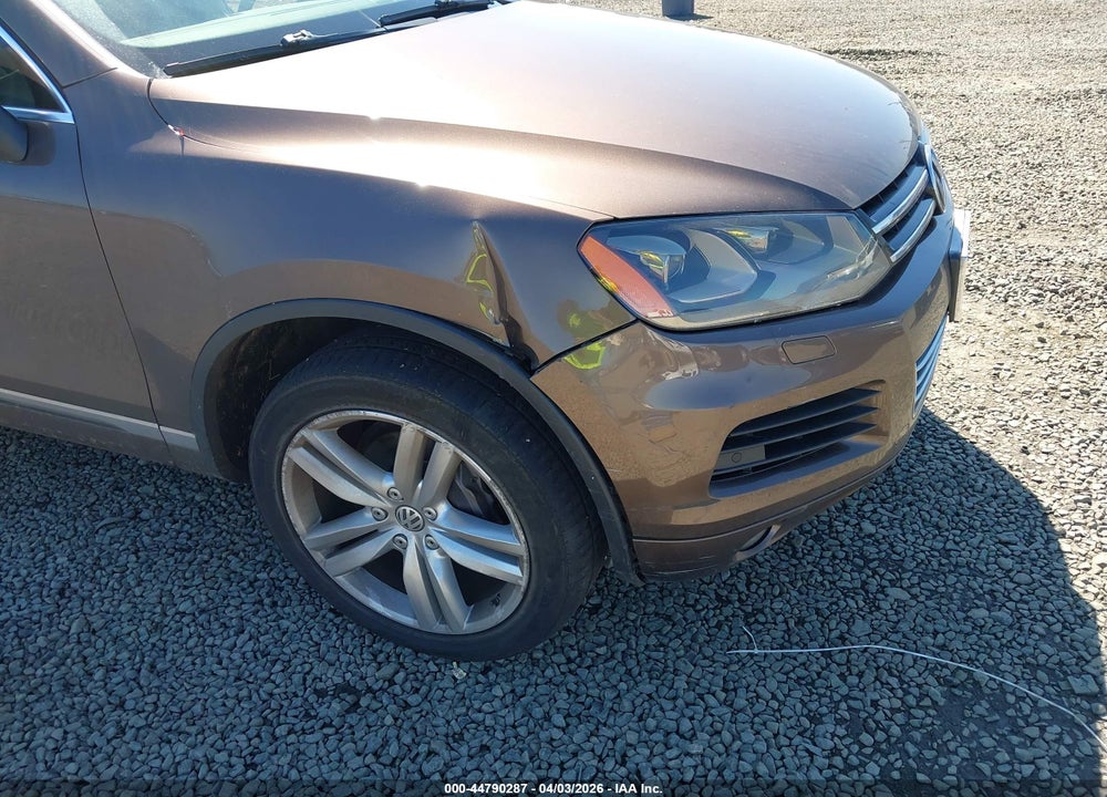 2013 VOLKSWAGEN TOUAREG TDI EXECUTIVE VIN: WVGEP9BP9DD003960