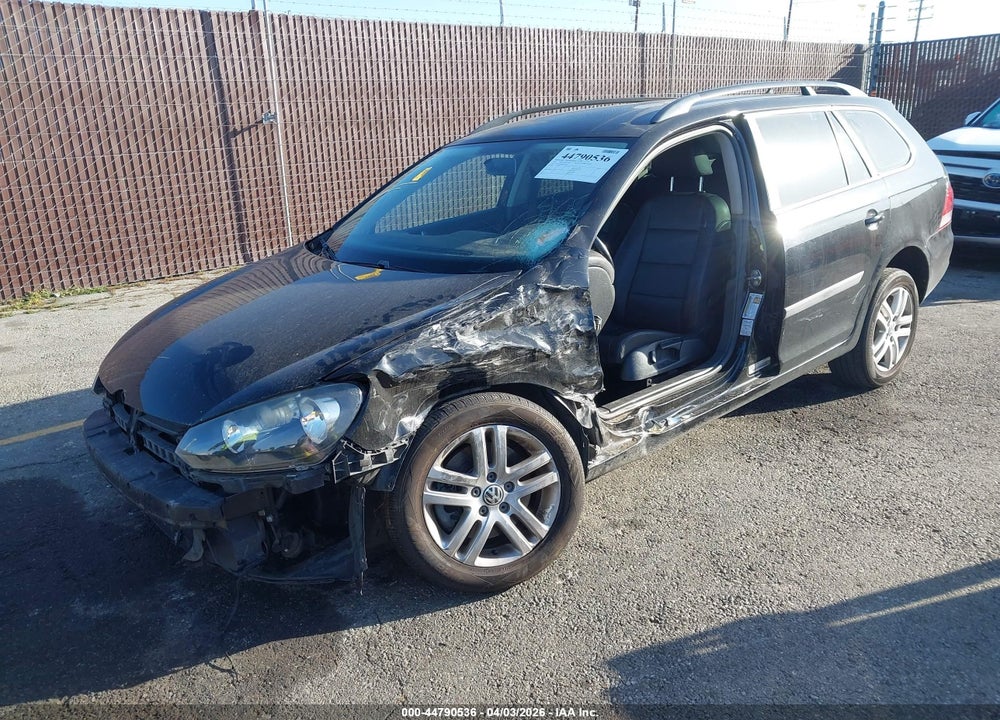 2011 VOLKSWAGEN JETTA SPORTWAGEN 2.0L TDI VIN: 3VWPL8AJ1BM615083