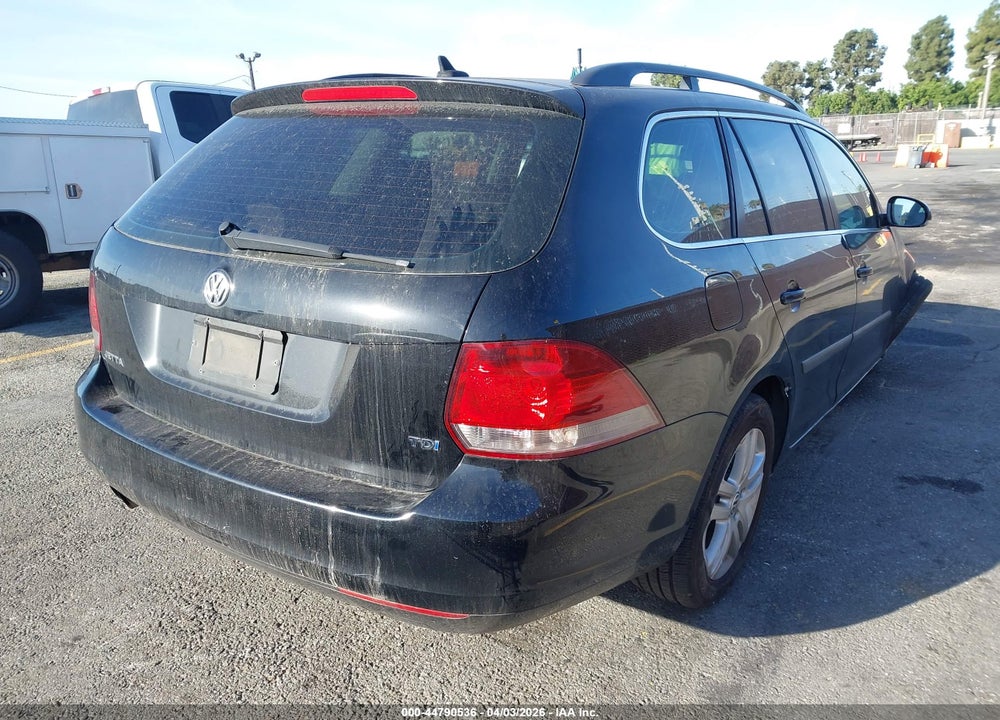2011 VOLKSWAGEN JETTA SPORTWAGEN 2.0L TDI VIN: 3VWPL8AJ1BM615083