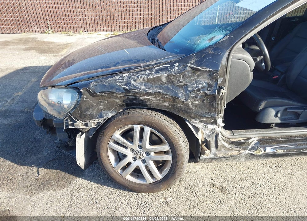 2011 VOLKSWAGEN JETTA SPORTWAGEN 2.0L TDI VIN: 3VWPL8AJ1BM615083