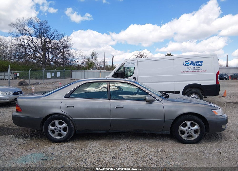 1997 LEXUS ES 300 VIN: JT8BF22G6V5012921