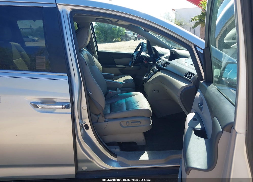 2011 HONDA ODYSSEY EX-L VIN: 5FNRL5H63BB096621