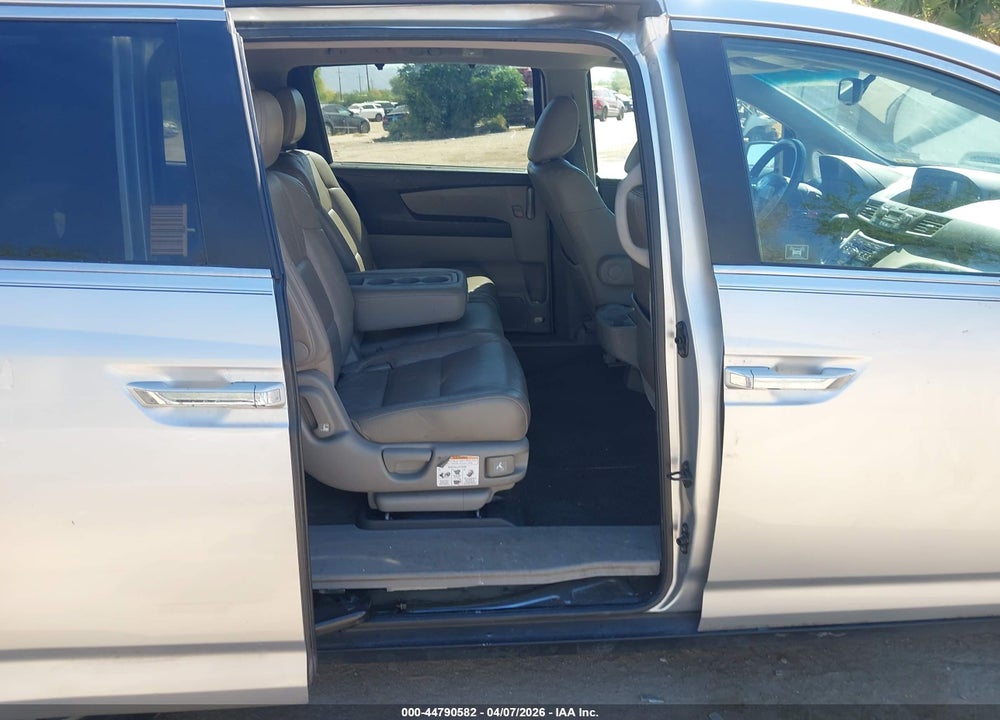 2011 HONDA ODYSSEY EX-L VIN: 5FNRL5H63BB096621