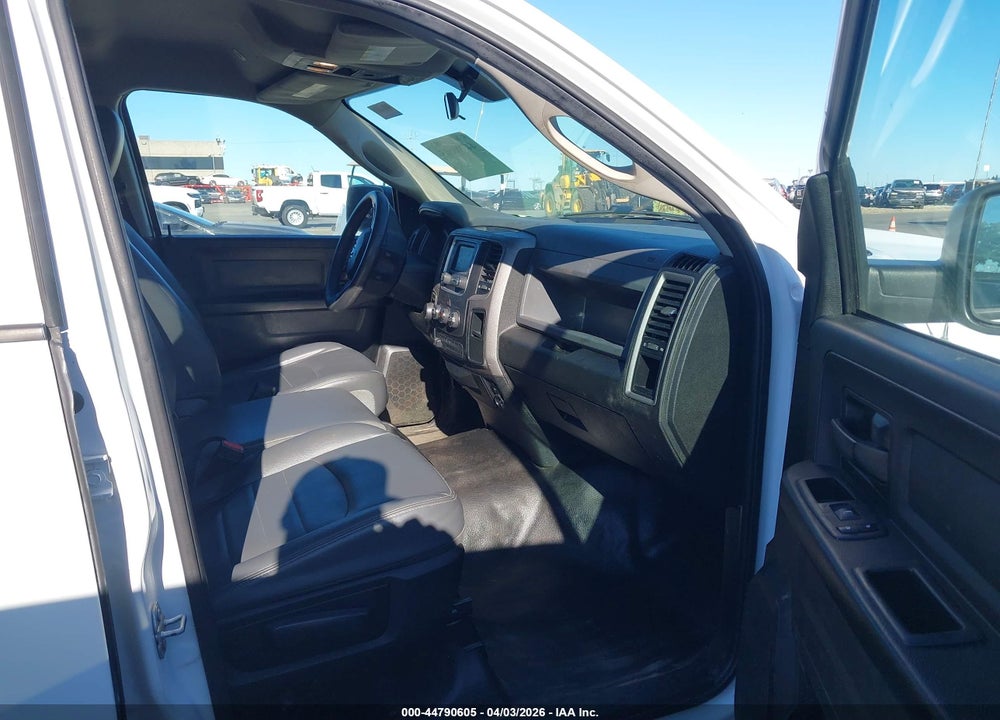 2019 RAM 1500 CLASSIC TRADESMAN  4X2 5'7 BOX VIN: 1C6RR6KM4KS750645