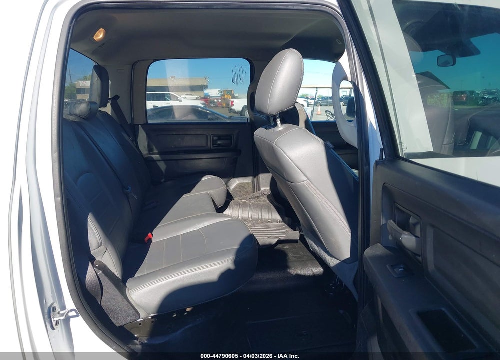 2019 RAM 1500 CLASSIC TRADESMAN  4X2 5'7 BOX VIN: 1C6RR6KM4KS750645