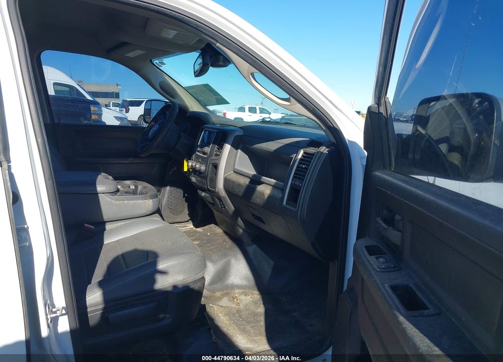 2019 RAM 1500 CLASSIC TRADESMAN  4X4 6'4 BOX VIN: 1C6RR7FG8KS541824