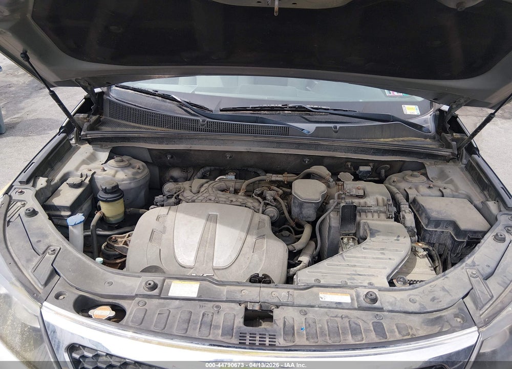 2013 KIA SORENTO LX V6 VIN: 5XYKT4A22DG323117