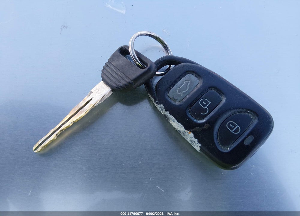 1998 HONDA CIVIC LX VIN: 1HGEJ667XWL033400